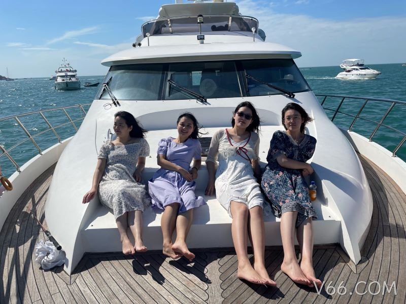 携手四载同行，欢聚三亚同庆
