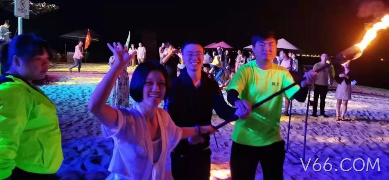 携手四载同行，欢聚三亚同庆